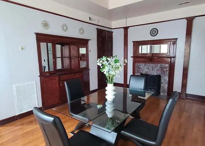The Mccormick Urban Retreat 3b2b Apartment Chicago